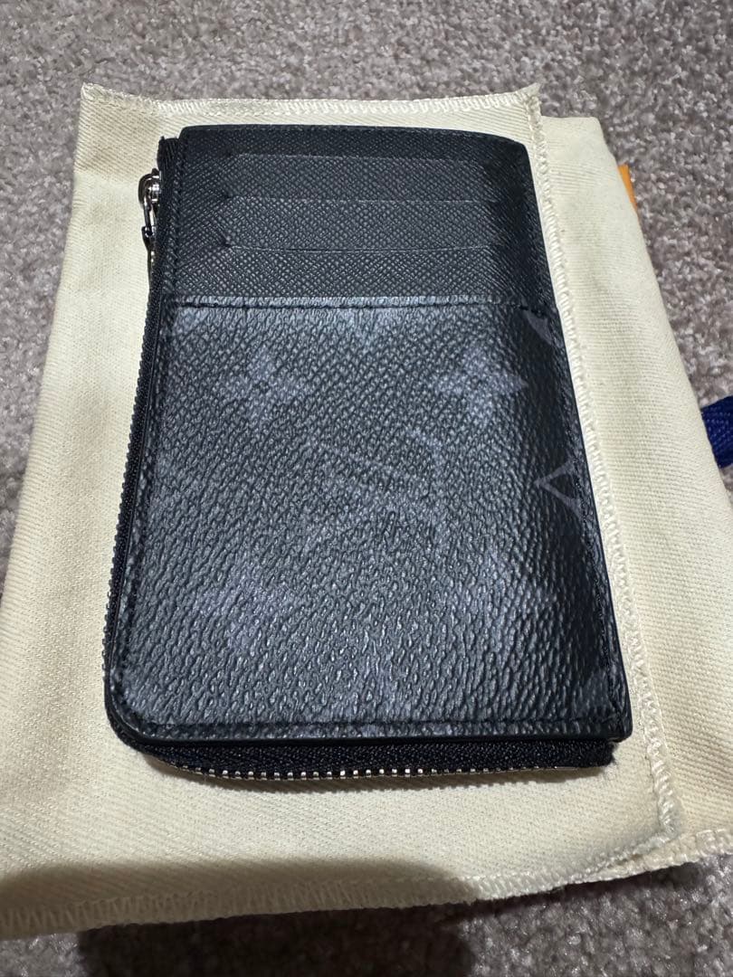 ルイヴィトン モノグラム エクリプス ハイブリッドウォレット 黒