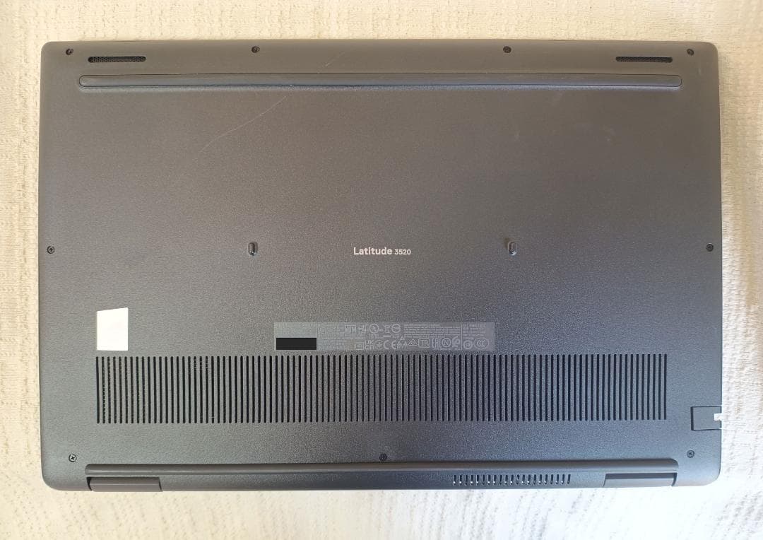 DELL Latitude 3520 第11世代corei5搭載