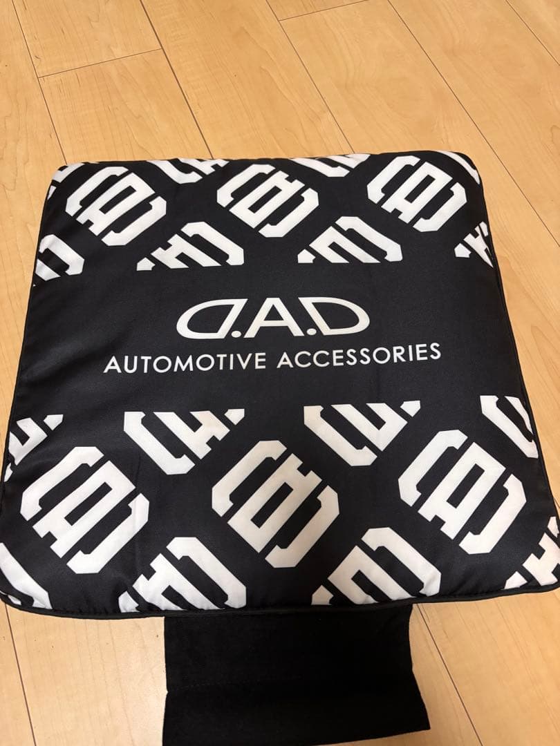 ミキ　D.A.D シートクッション ブラック/ホワイト