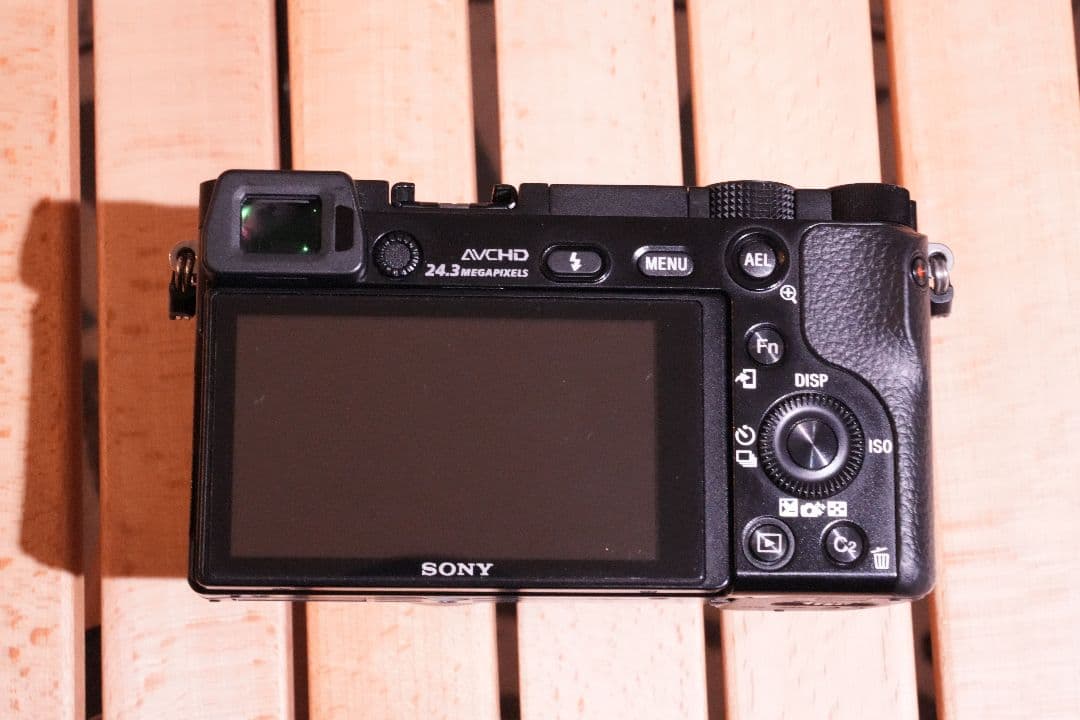【美品】Sony α6000 Wズームレンズキット 予備バッテリ込