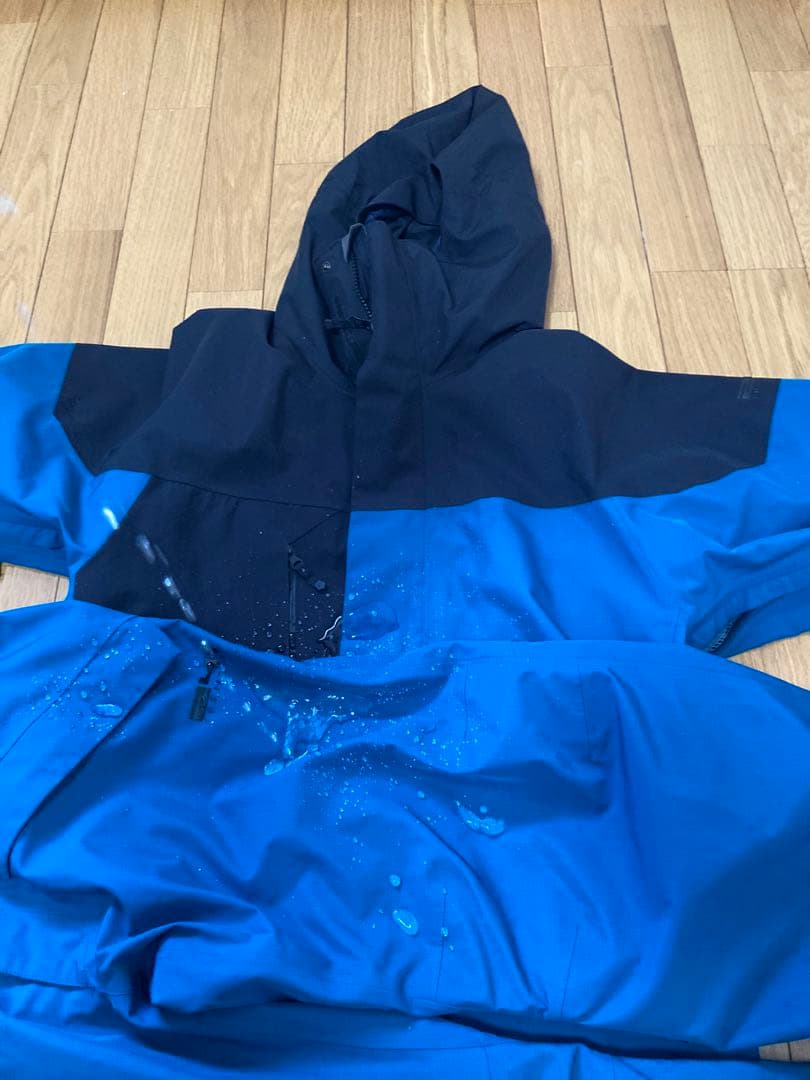 241 スノーボードウエア　GORE-TEX 上下セット