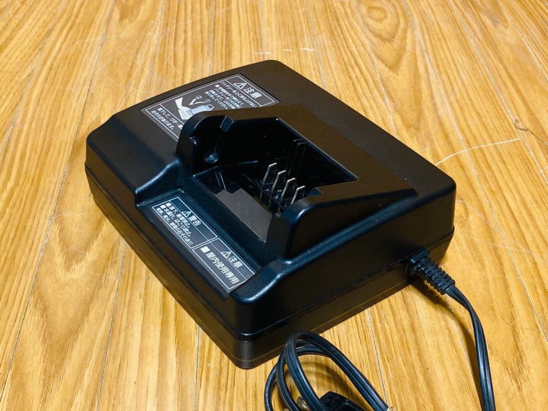 (25)Panasonic 電動自転車用充電器 ブラック NKJ073Z