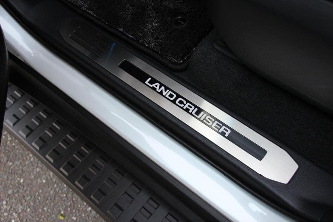 【最終値下げ】ランクル250 純正オプションイルミネーションスカッフプレート