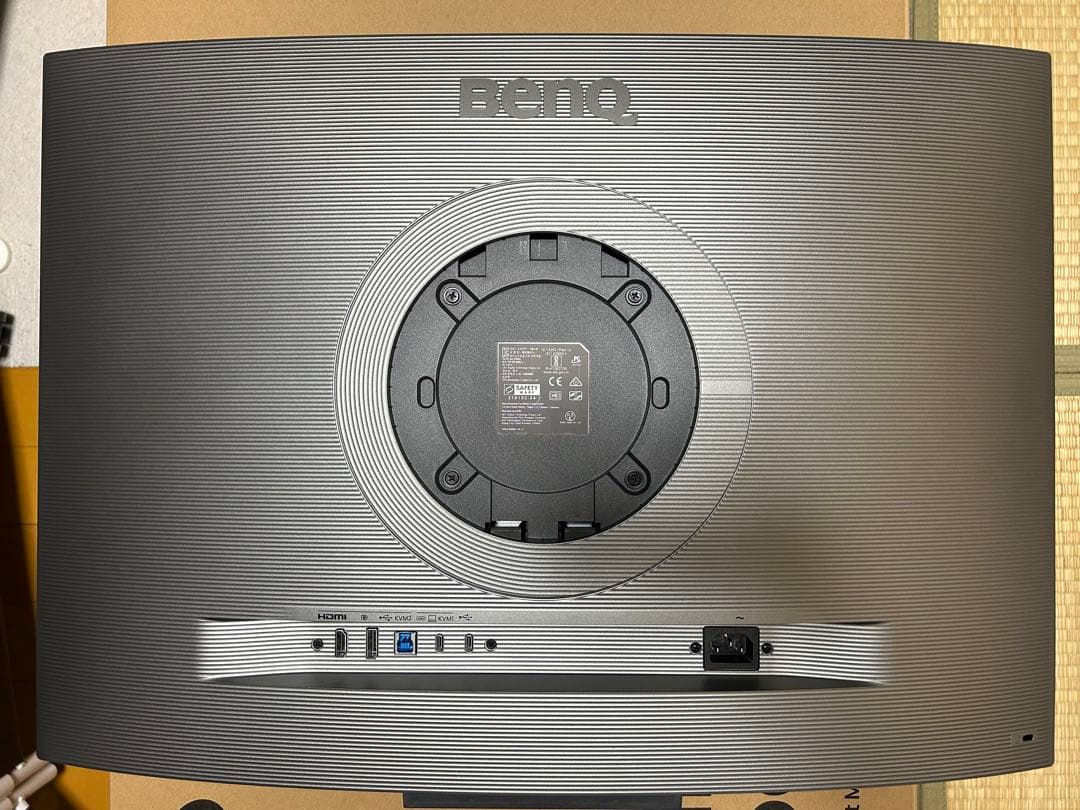 【あんな】BenQ RD280UA 28.2インチモニターアームモデル