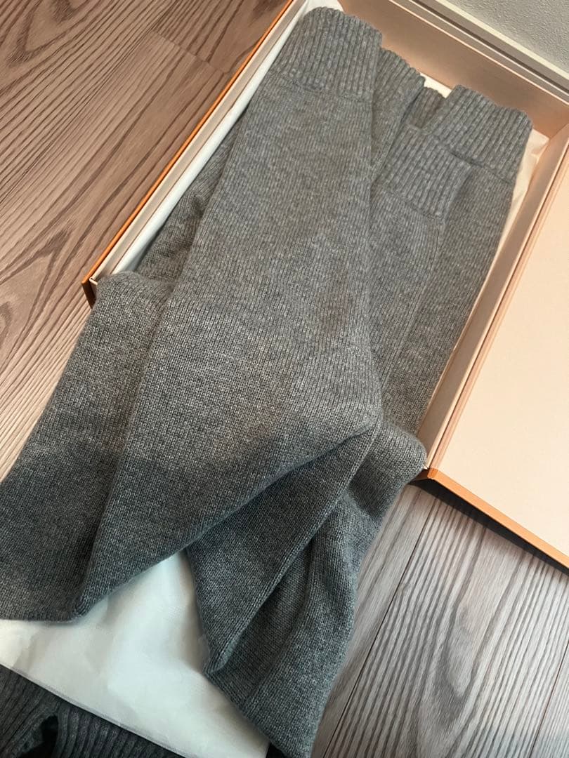 定価30万　新品未使用 LOUIS VUITTON ニット グレー M