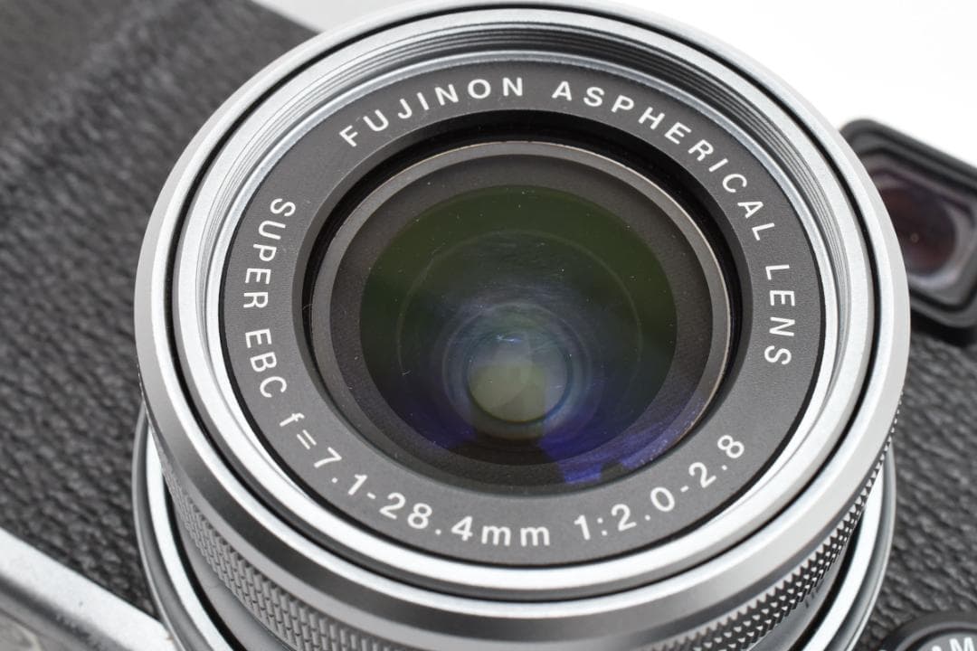 訳アリ特価！FUJIFILM X20 シルバー コンパクトデジタルカメラ