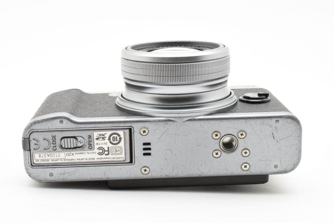 訳アリ特価！FUJIFILM X20 シルバー コンパクトデジタルカメラ
