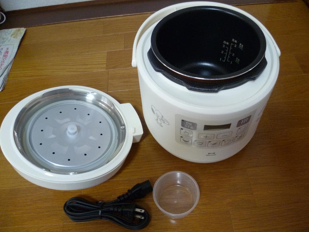 BRUNO/ブルーノ　スヌーピー　マルチ圧力クッカー　未使用