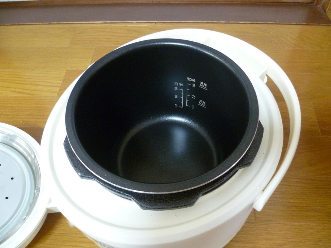 BRUNO/ブルーノ　スヌーピー　マルチ圧力クッカー　未使用