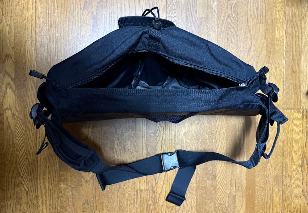 THE NORTH FACE ショルダーバッグ、ボディバッグ、ウエストポーチ