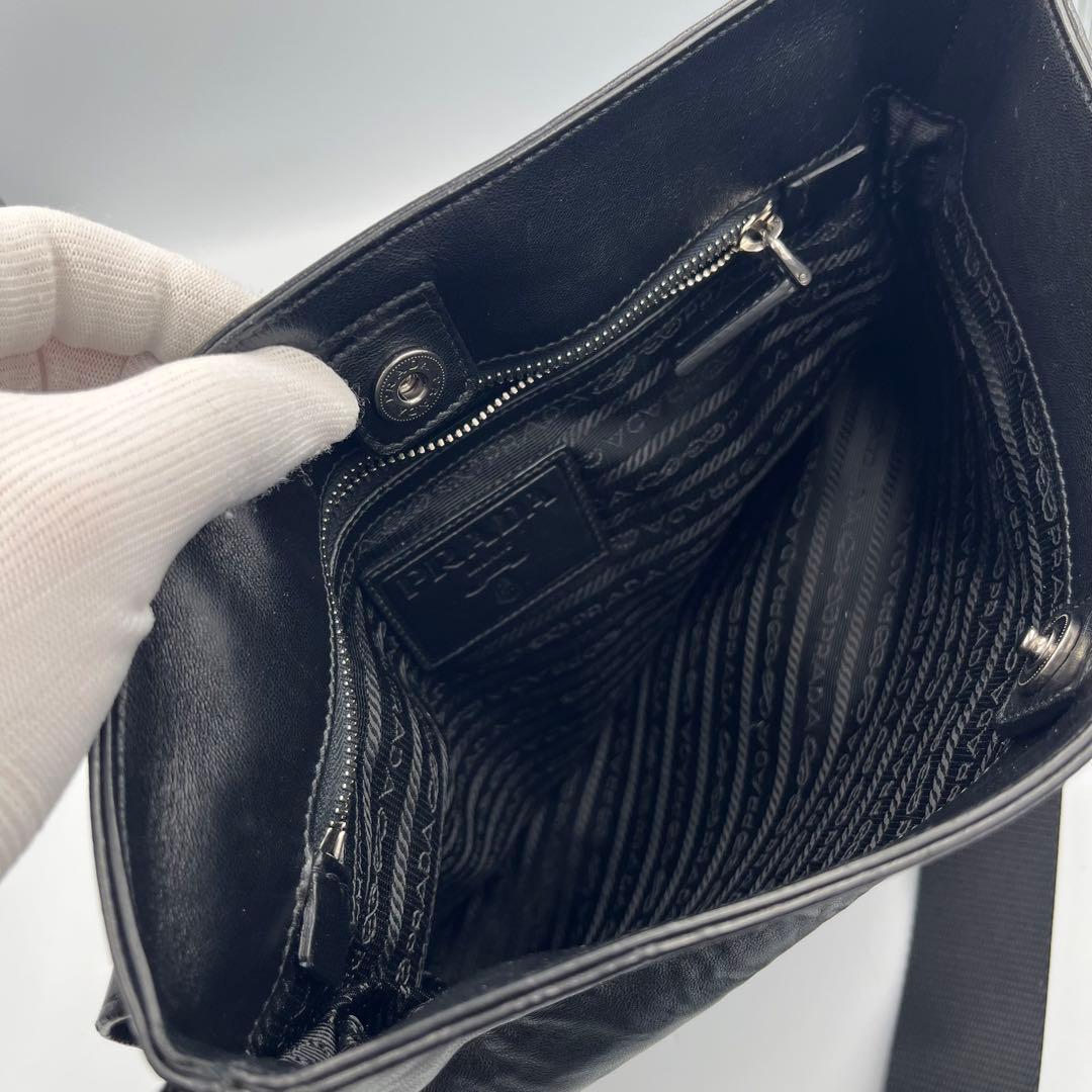 【極美品】PRADA メッセンジャーバッグ　ラムレザー　三角ロゴ　希少アイテム