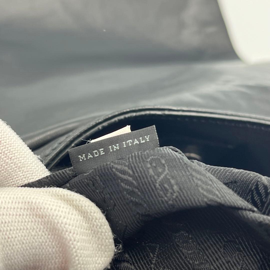 【極美品】PRADA メッセンジャーバッグ　ラムレザー　三角ロゴ　希少アイテム