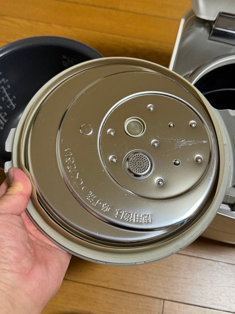 Panasonic可変圧力ＩＨ炊飯器 SR-PW186-W 【Wおどり炊き】