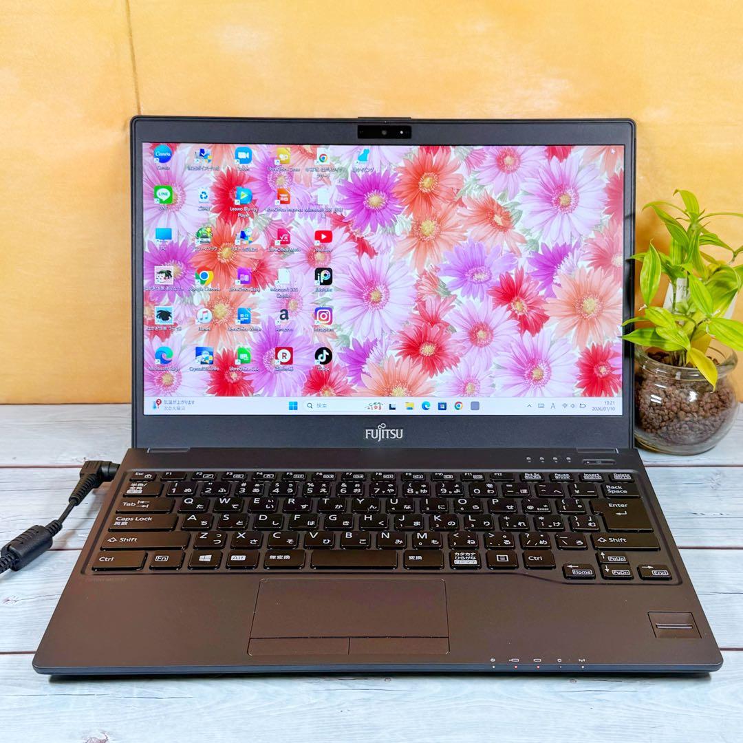 売れてます❣️薄型軽量ノートパソコン❣️メモリ8GB☘️SSD☘️Windows11