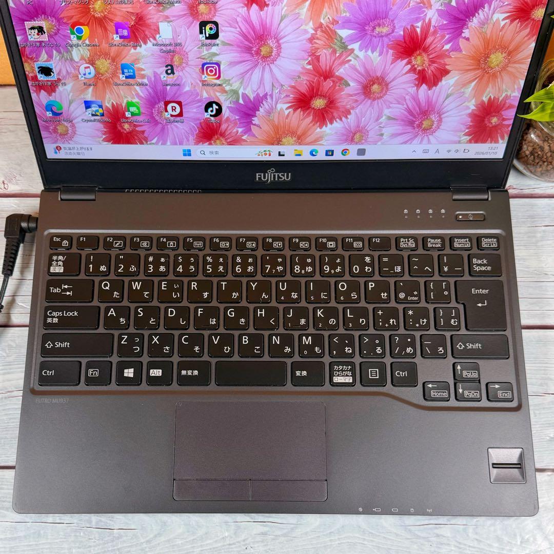 売れてます❣️薄型軽量ノートパソコン❣️メモリ8GB☘️SSD☘️Windows11