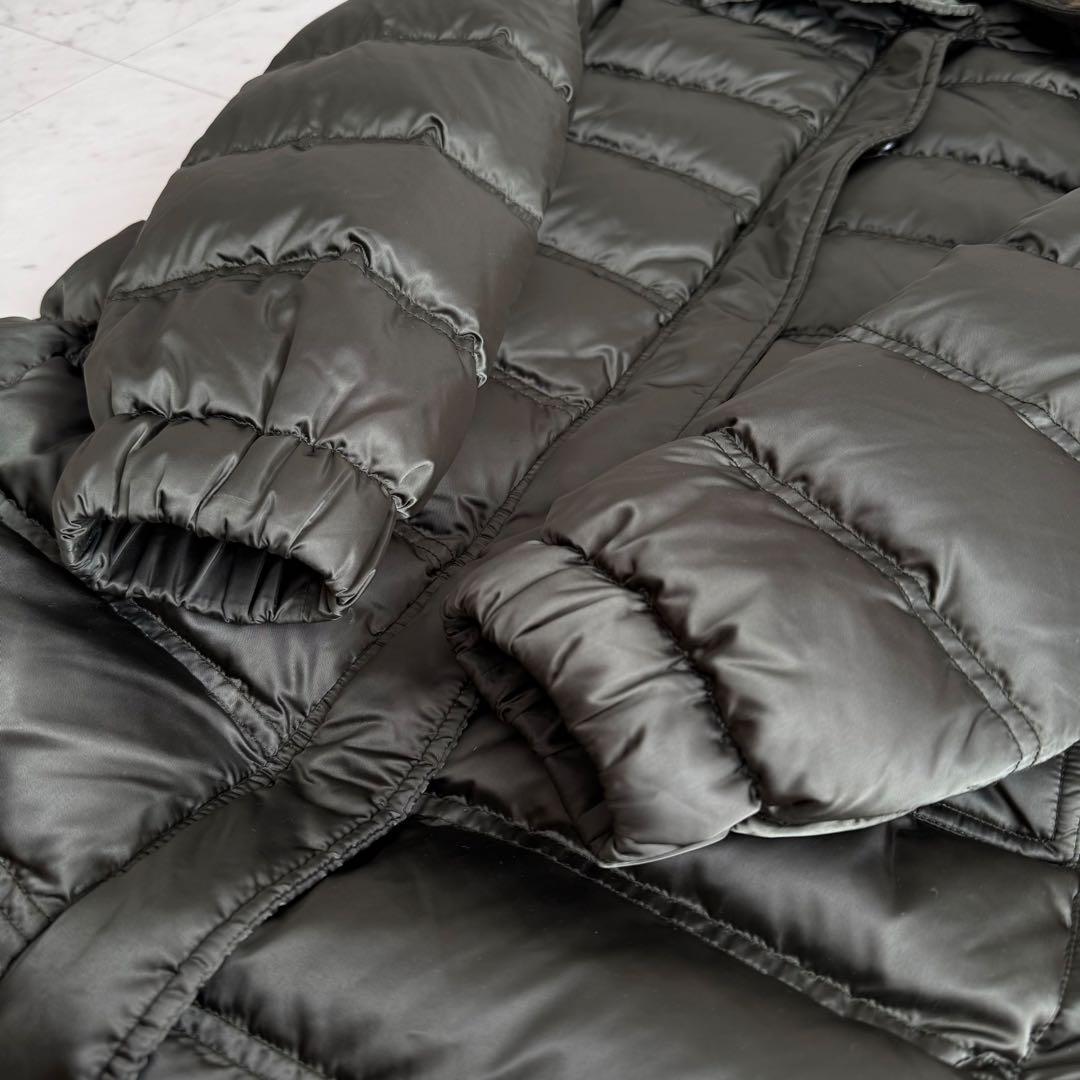 PRADA フォックスファー 3角ロゴプレート フーデットダウンコート 42