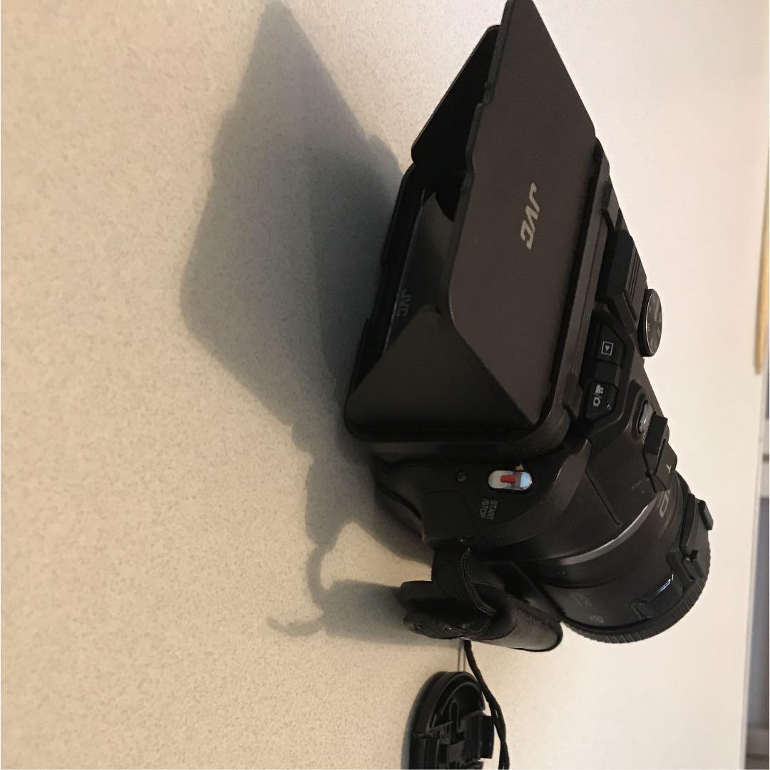 JVC ビデオカメラ 型番GC-P100