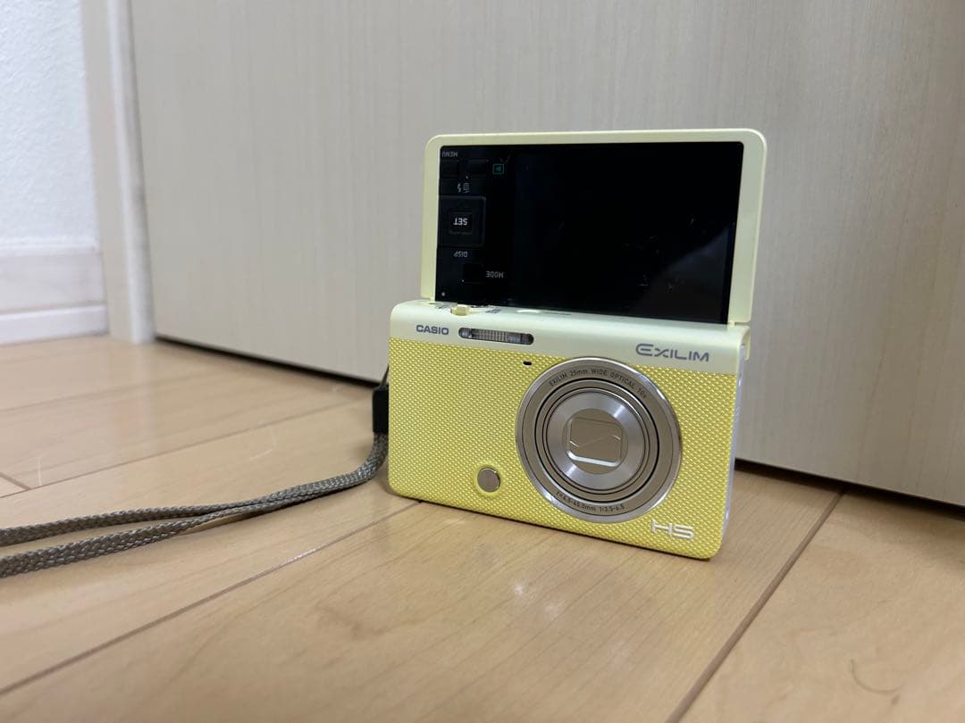 【最安値】CASIO EXlLIM EX ZR70 カシオ