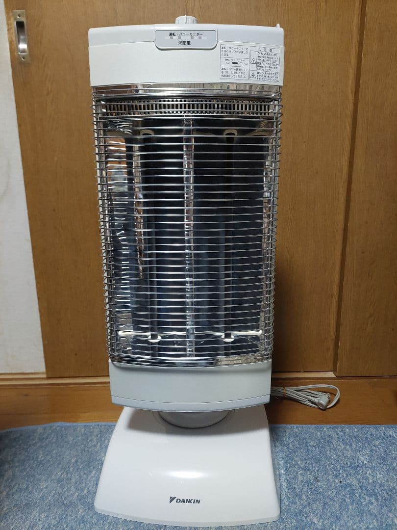 ダイキン 遠赤外線暖房機 ERFT11US-Wセラムヒート 17年製