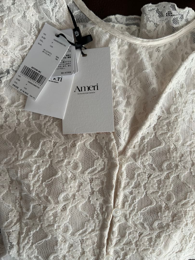 新品タグ付きUND 2WAY CUT LACE FRILL TOP