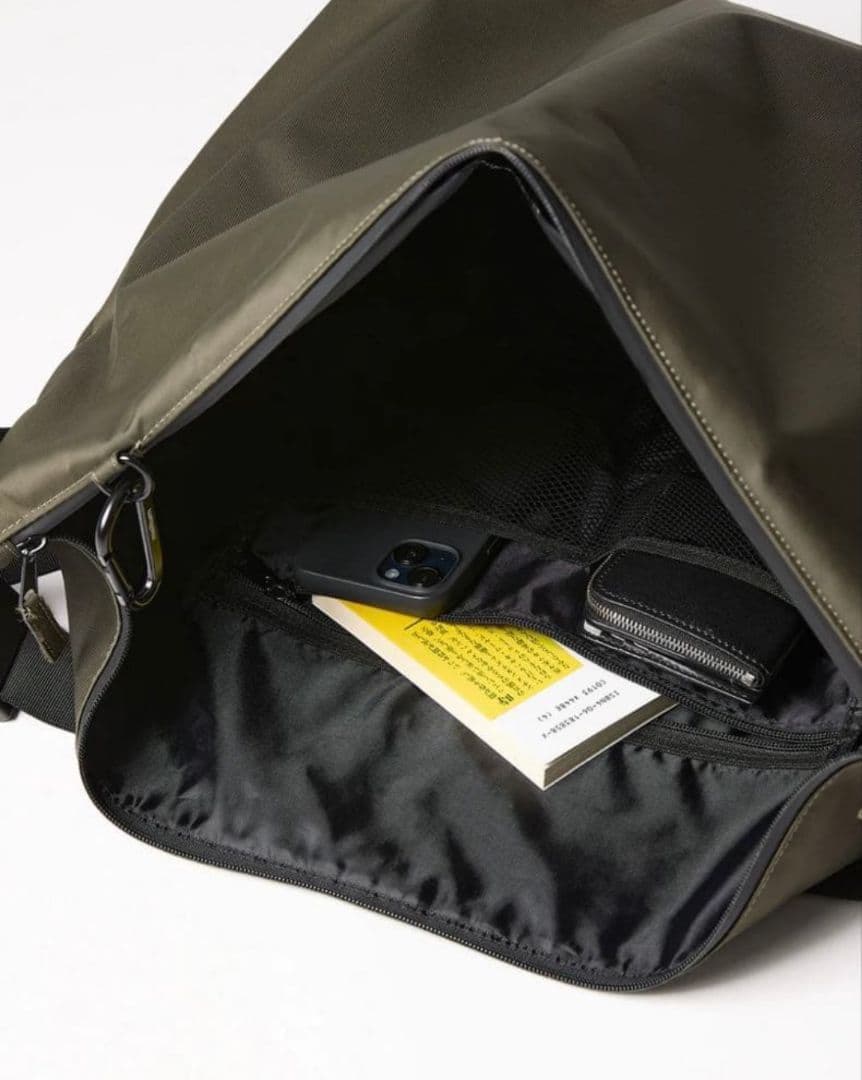 【最終価格・未使用品】meltum メッセンジャーバック（KHAKI GREY）