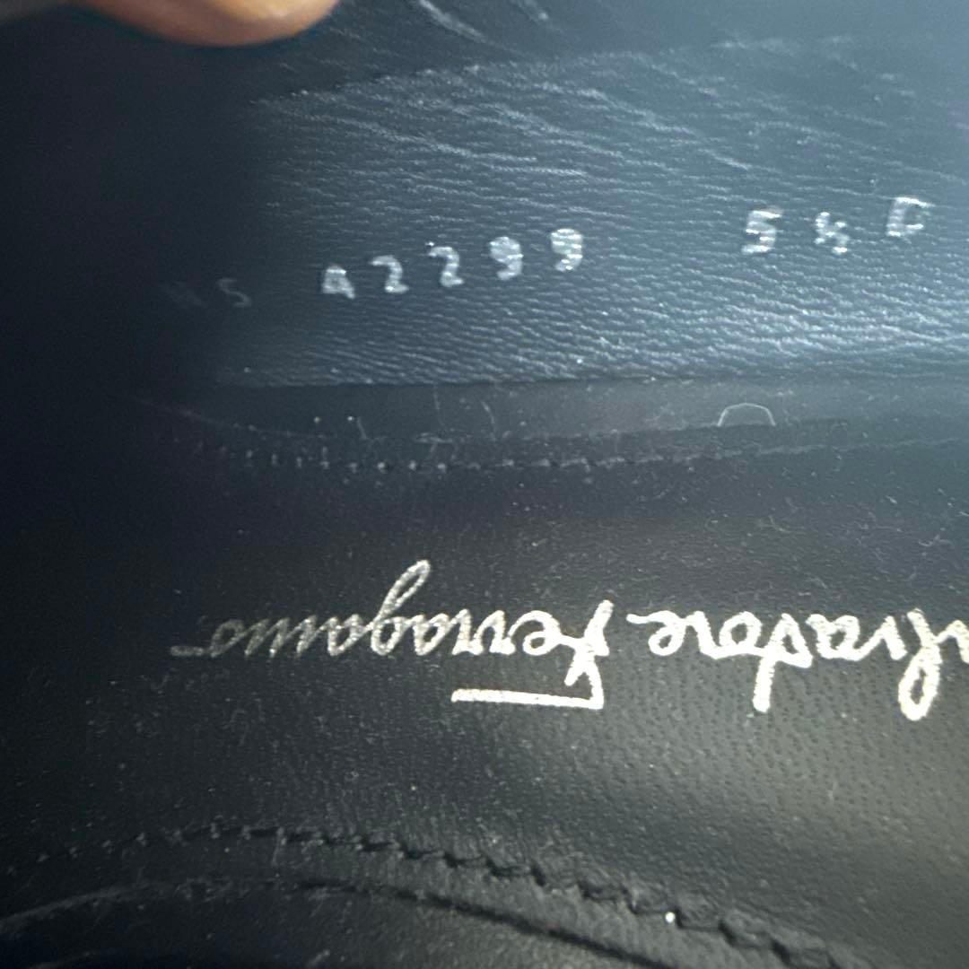 【未使用】Salvatore Ferragamoフェラガモ ガンチーニローファー