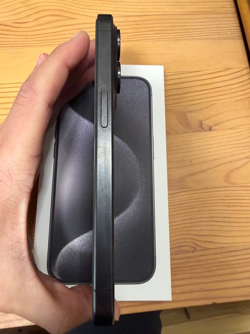 ち*K様 Apple iPhone 15 Pro ブラックチタニウム 本体 SI