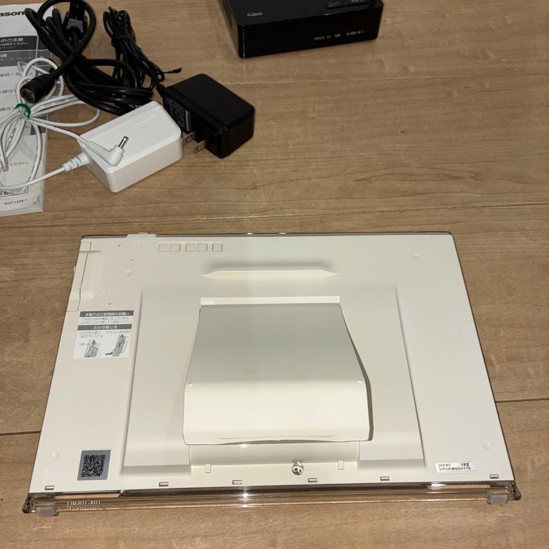 Panasonic「プライベート・ビエラ」10型ポータブルテレビ