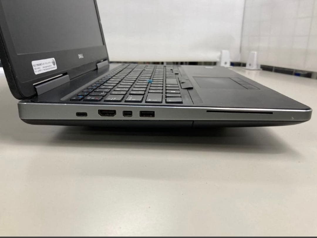 Dell Core i7/NVIDIA Quadro M2000M搭載 ジャンク