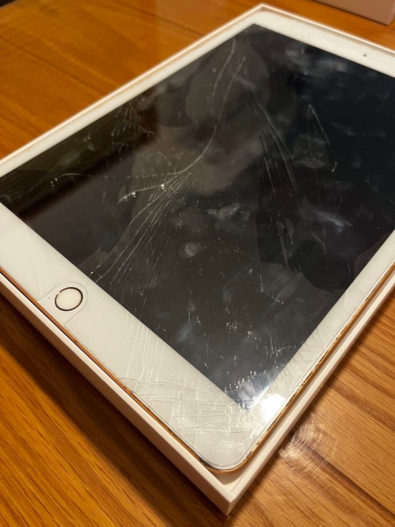 【ジャンク】iPad 第7世代　本体 ゴールド　A2198