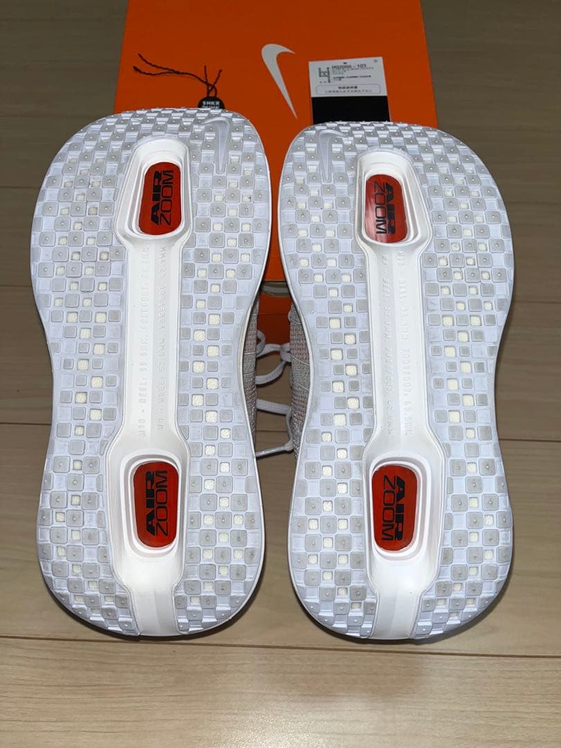 靴 Nike Vomero Premium White/Bright Crimson