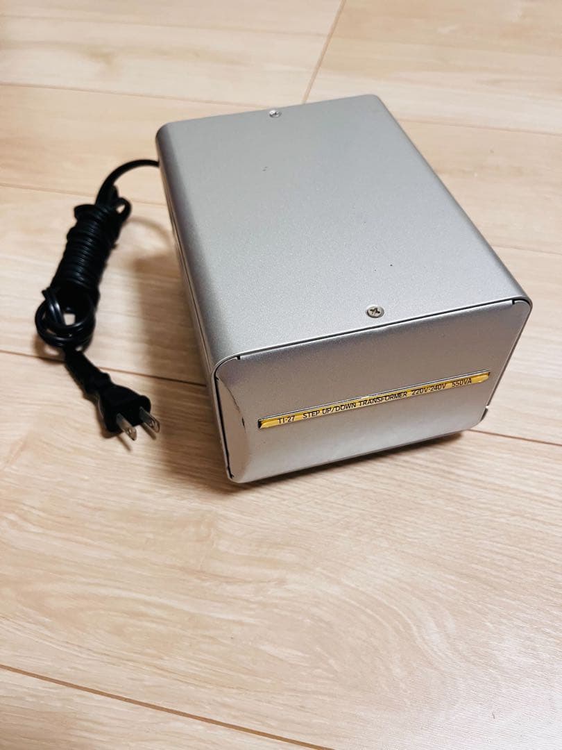 変圧器 100V/230V 1500W 昇圧・降圧　海外赴任の方向け