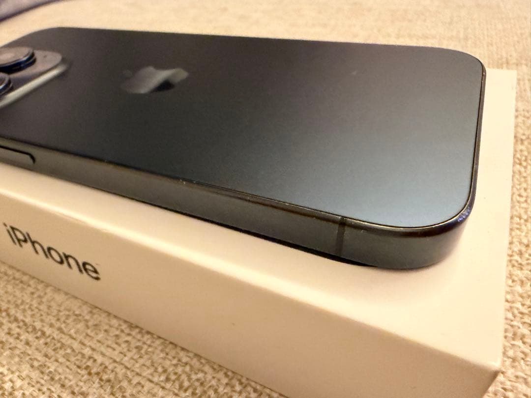 Apple iPhone 15 Pro 256GBブルーチタニウム