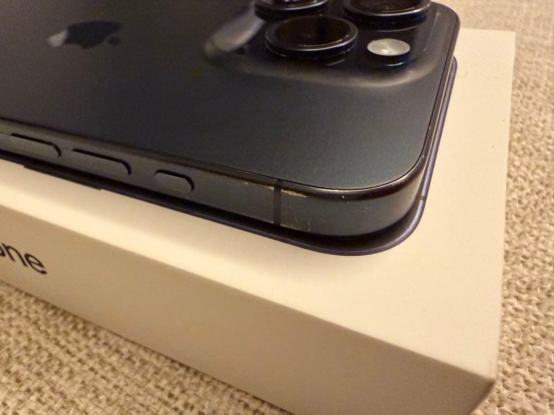 Apple iPhone 15 Pro 256GBブルーチタニウム