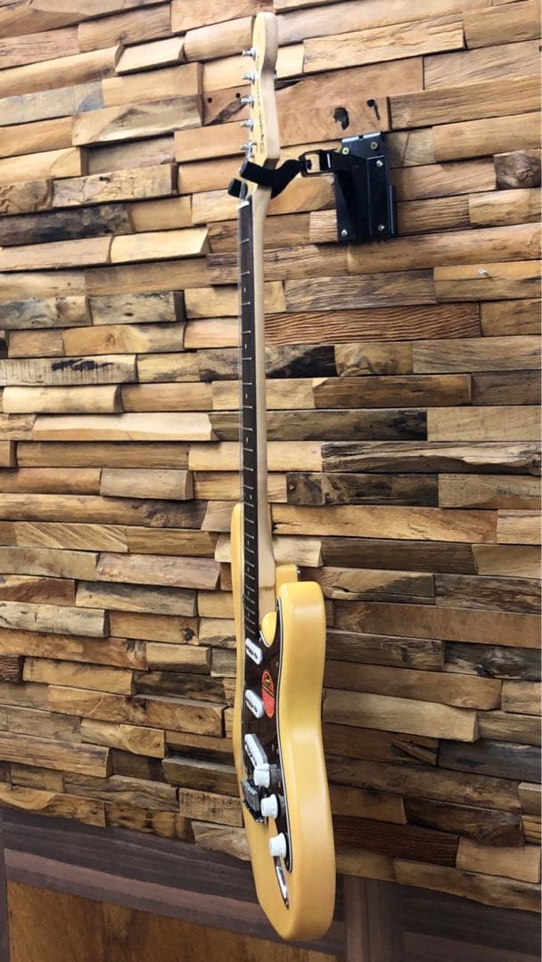 Squier by Fender ストラトキャスター Standard