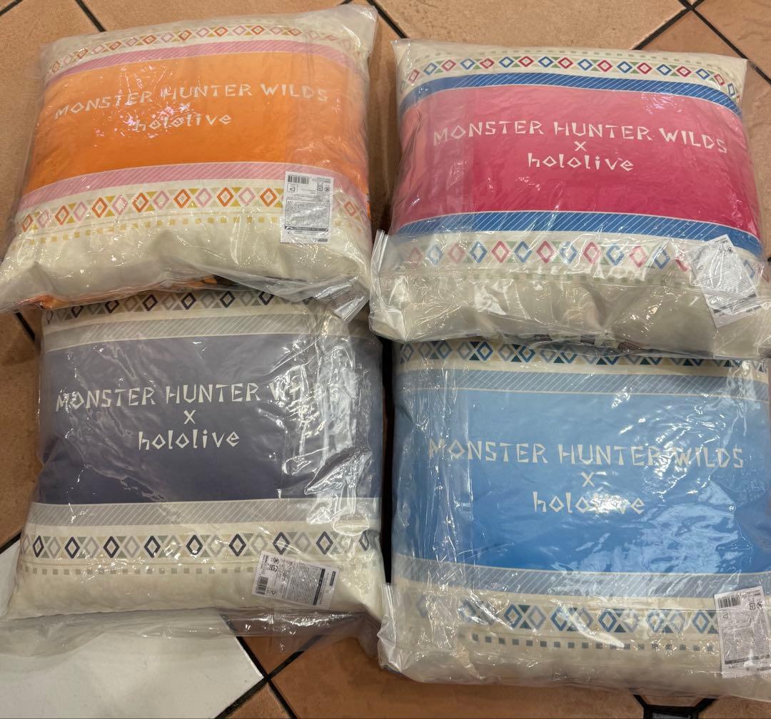 モンスターハンターワイルズ×ホロライブ スクエアクッション カプコン限定 4種