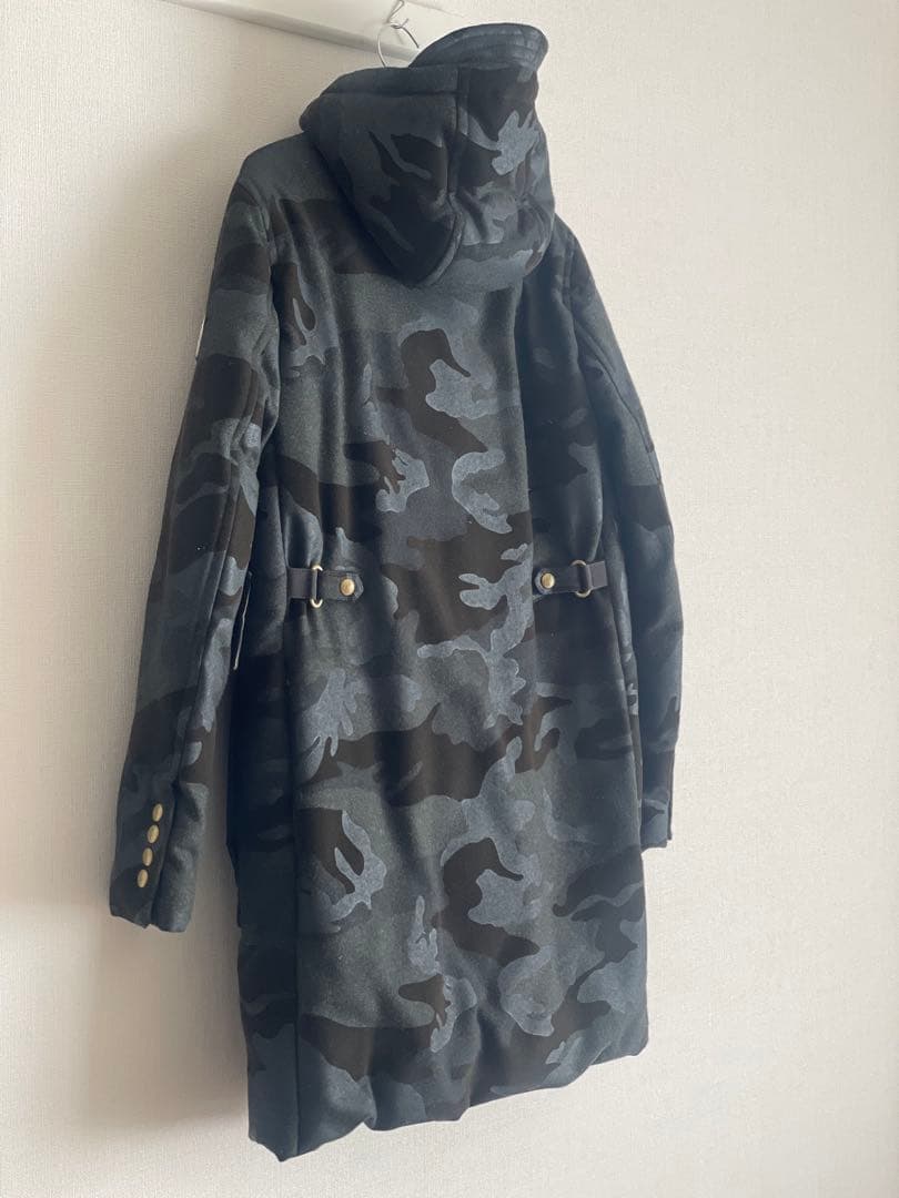 モンクレールガムブルー カモフラ柄ダウンジャケット　コート
