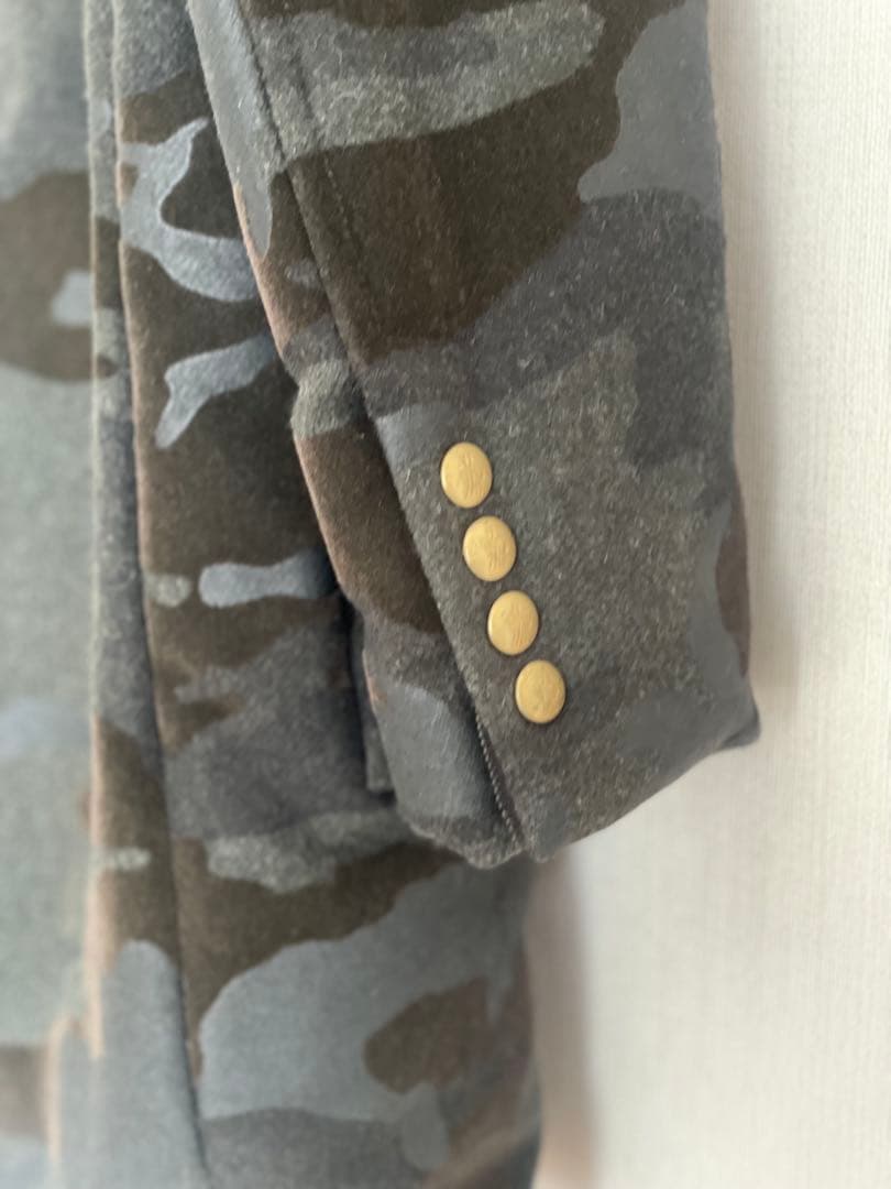 モンクレールガムブルー カモフラ柄ダウンジャケット　コート