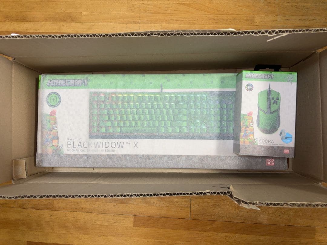 RAZER BLACKWIDOW V4 キーボード マウス マイクラ