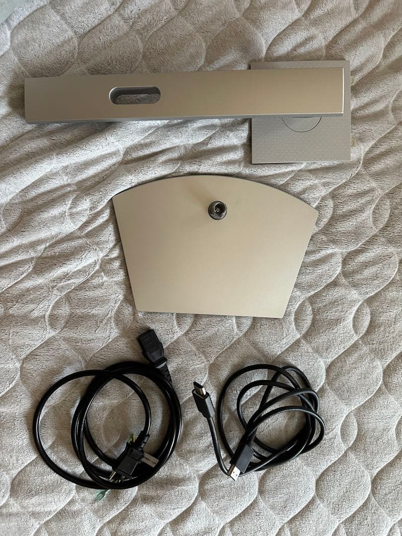 DELL 液晶モニター　S2722QC