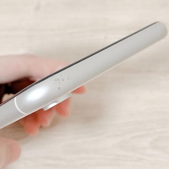 【訳アリ/バッテリー100%】iPhoneXR 128GB SIMフリー 720