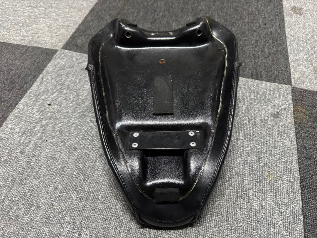 XLH883ブラックシート ストライプデザイン