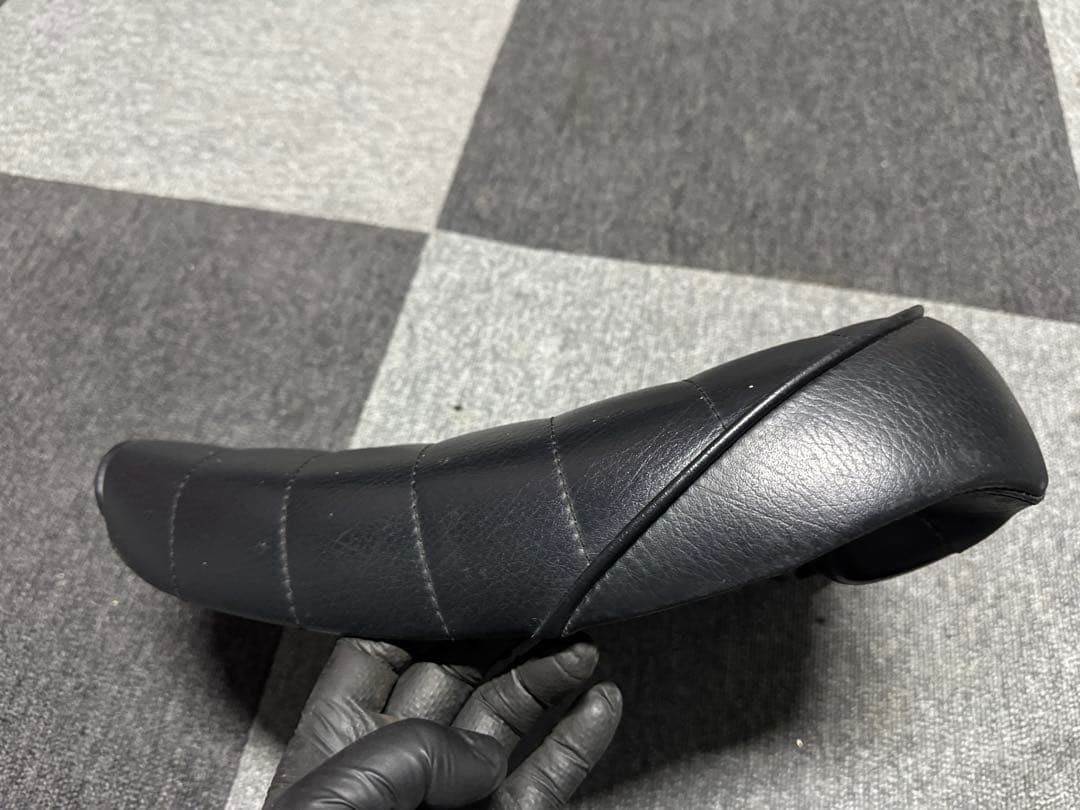 XLH883ブラックシート ストライプデザイン