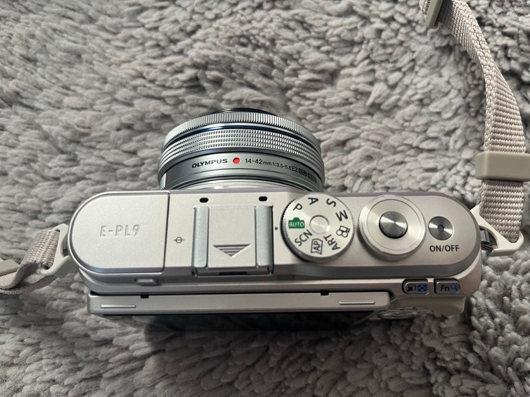 【OLYMPUS PEN EL9】ミラーレス一眼カメラ＊スマホ転送 白