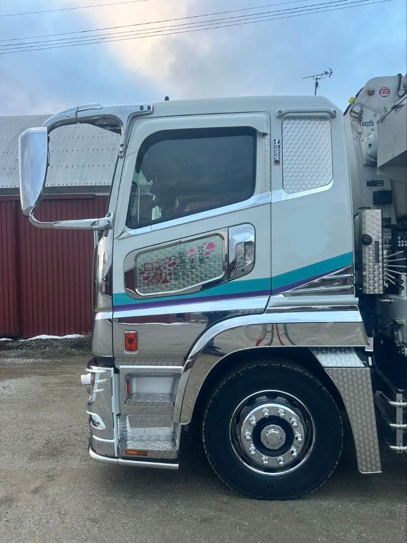 コ*ア様 17スーパーグレート　サイドステップアルミ縞板×鱗ステンボルトナット付