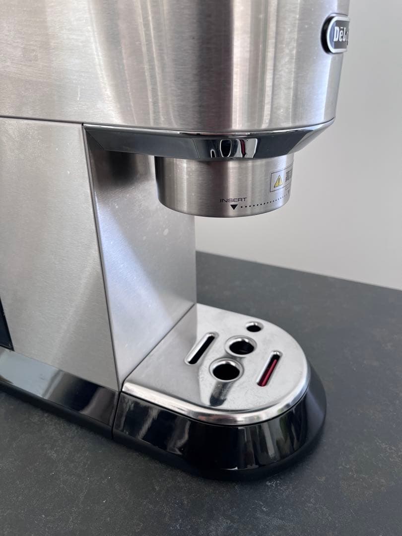 デロンギ デディカ エスプレッソ・カプチーノメーカーEC680 DeLonghi