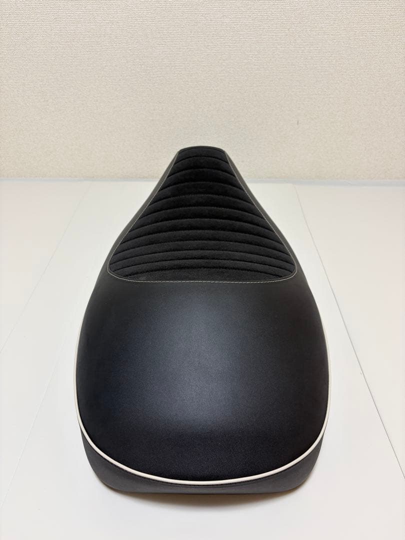 【新品未使用】ベスパ　セイジョルニ　エディション2 　 純正シート＋タンデムバー