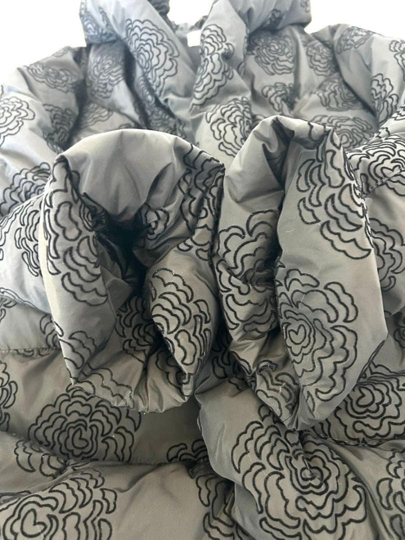 ★美品★【ARMANI COLLEZIONI】花柄ダウンジャケット 42