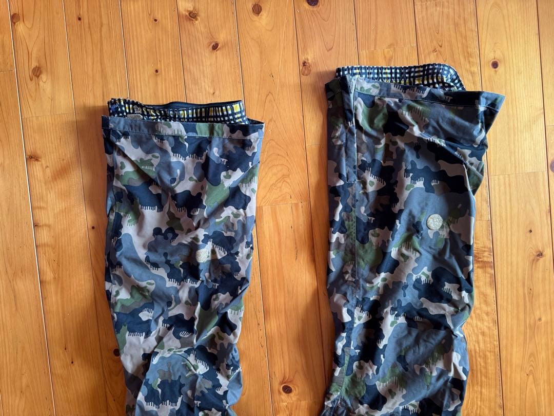 上下REW FRH スノーボードウェア 黒 迷彩 GORETEX