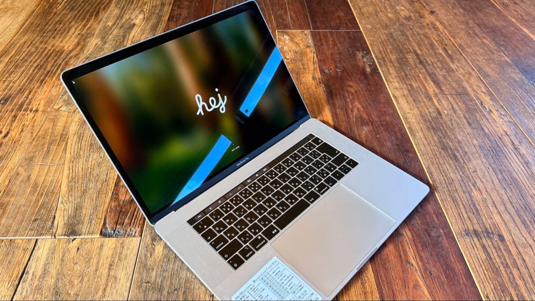 爆安MacBook Pro 15インチCore i7 充放電回数62回！